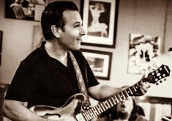 Lamezia, “Sound & Vision”: l’ambasciatore del blues di New York City Jake Walker il 10 aprile in concerto in città Jake_Walker_06c13.jpg