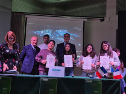 Lamezia, grande partecipazione all'Open week dell'I.C. “Perri Pitagora Don Milani" La_consegna_degli_attestati_61885.jpg