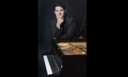 Recital del pianista Nicolò Cafaro alla Biblioteca Comunale di San Mango D’Aquino Nicol-Cafaro-2_95655.jpg