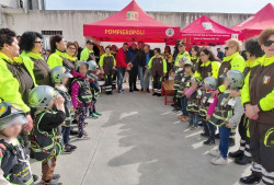 Oltre 150 piccoli eroi a Mortilla di Gizzeria: successo per "Pompieropoli" POMPIEROPOLI-gizzeria_e1f8e.jpg