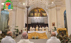 Lamezia, “Noi apostoli di speranza”: l’annuncio di Pasqua del vescovo Parisi Unknown-1_862ef.jpg