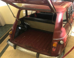 La R4 dove fu trovato il corpo di Aldo Moro esposta a Catanzaro WhatsApp-Image-2025-11-06-at-18.37.15_5efdd.jpg