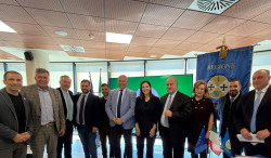 Dalle scuole la rivoluzione green: Regione Calabria investe 1,2 milioni di euro per formare alla sostenibilità ambientale WhatsApp-Image-2026-03-25-at-16.14.59-1_2aaad.jpg