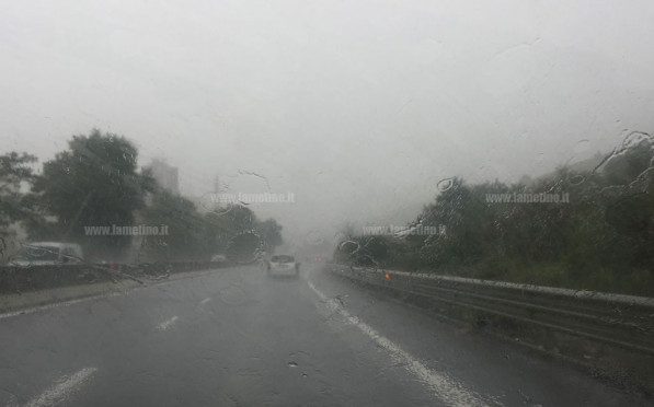 Nuovo peggioramento delle condizioni meteo in Calabria, allerta gialla e arancione con piogge e temporali allerta-meteo-pioggia-strada-estate-2018-auto_2ef8b_7acf9_c35e8_31e0b_44c13_7fd88.jpg