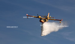 Base canadair a Crotone, "Lamezia libera": "Spreco di soldi pubblici, intervenga la Corte dei conti" canadair12_e3d3d_25bfc_a9ef0.jpg