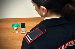 Lamezia, 19enne trovato con hashish: sequestrati droga e materiale per lo spaccio cc08292a690_8cedd.jpg