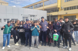 Lamezia, “Un albero per il futuro”: al Polo Einaudi incontro con i Carabinieri Forestali tra educazione ambientale e legalità foot-2026-04-08-alle-08.04.43_18b5d.jpg