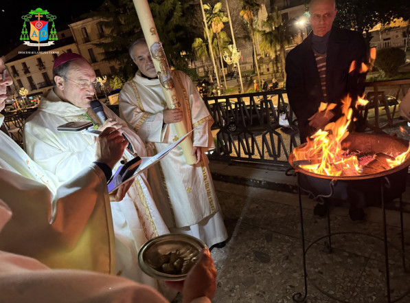 Lamezia, “la Pasqua come criterio di vita”: la riflessione del Vescovo Parisi nella Veglia Pasquale messa-2026-04-05-alle-08.37.46_71010.jpg