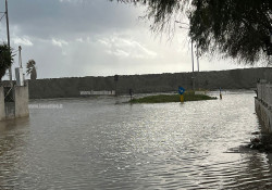 Maltempo si abbatte sulla costa tirrenica: mareggiate e allagamenti a Nocera e Falerna - Video nocera-at-15.18.01_dc045.jpg