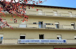 L'allarme dell'IIS Costanzo: "Troppe sedi e pochi collaboratori scolastici" odontotecnico_cd360_aa64a.jpg
