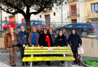 Lamezia, una panchina gialla contro il bullismo: il gesto simbolico nel quartiere Bella panchina-gialla_c7141.jpg