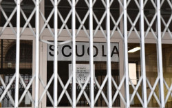 Lamezia, scuole nel mirino dei ladri: dirigente lancia l’allarme scuola-chiusa-covid-2020_a2148_03501_560d8_a6868_3156f_66e77_b5eb4_b32bf.jpg