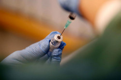Aumento casi di morbillo, l’Asp di Cosenza avvia campagna vaccinale per prevenzione e contrasto siringa-vaccino-20207_c58ca_93f0e_ea77c_81f54_44be9_1cd68_cbd82_701c0.jpg
